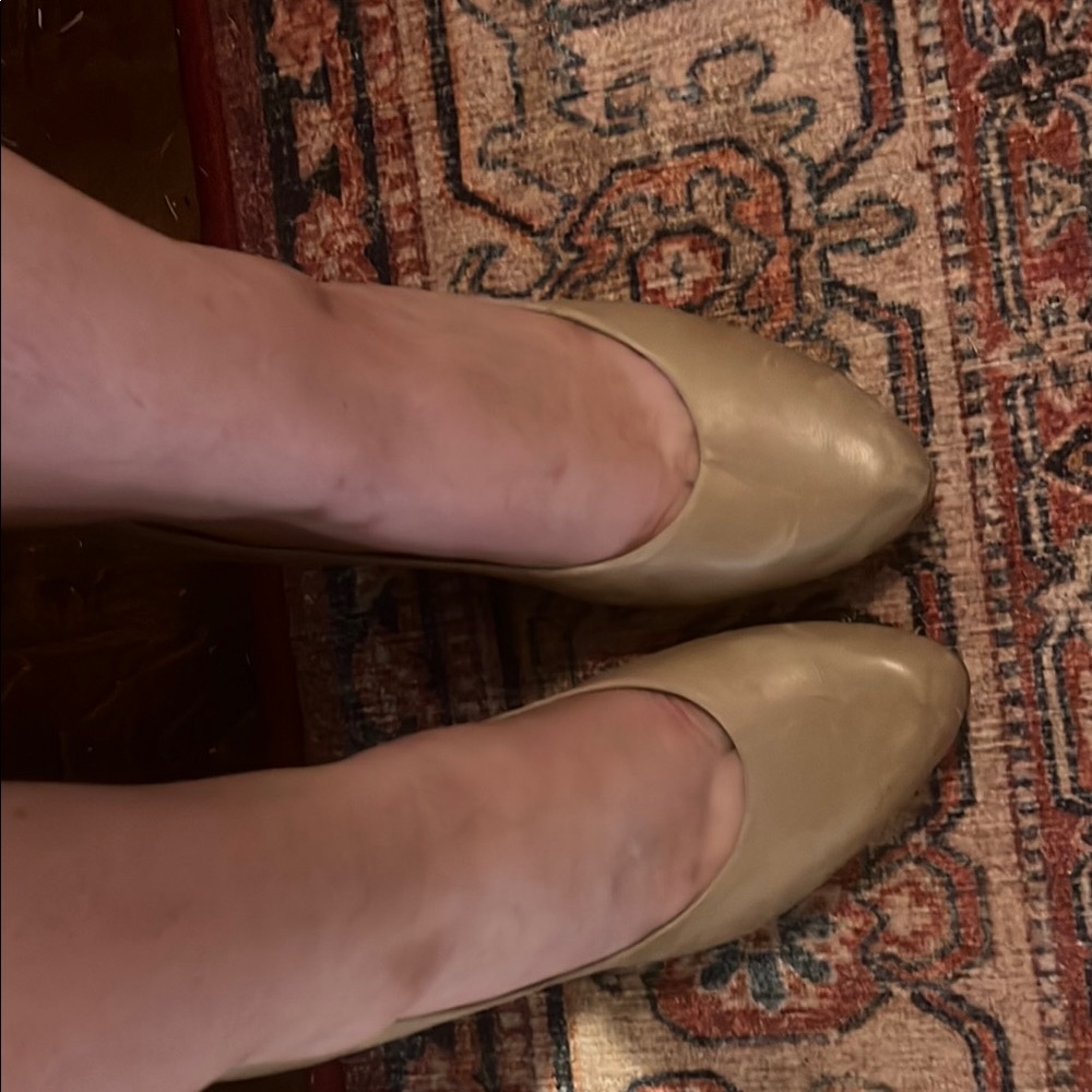 Nine West - 7 1/2 inch beige leather heels!!